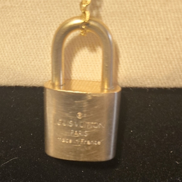 Louis Vuitton Elegant  Padlock#317 NO KEY INCLUDED - Picture 4 of 10